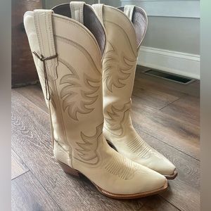 Tecovas The Annie Boot in Bone. Brand new in box.